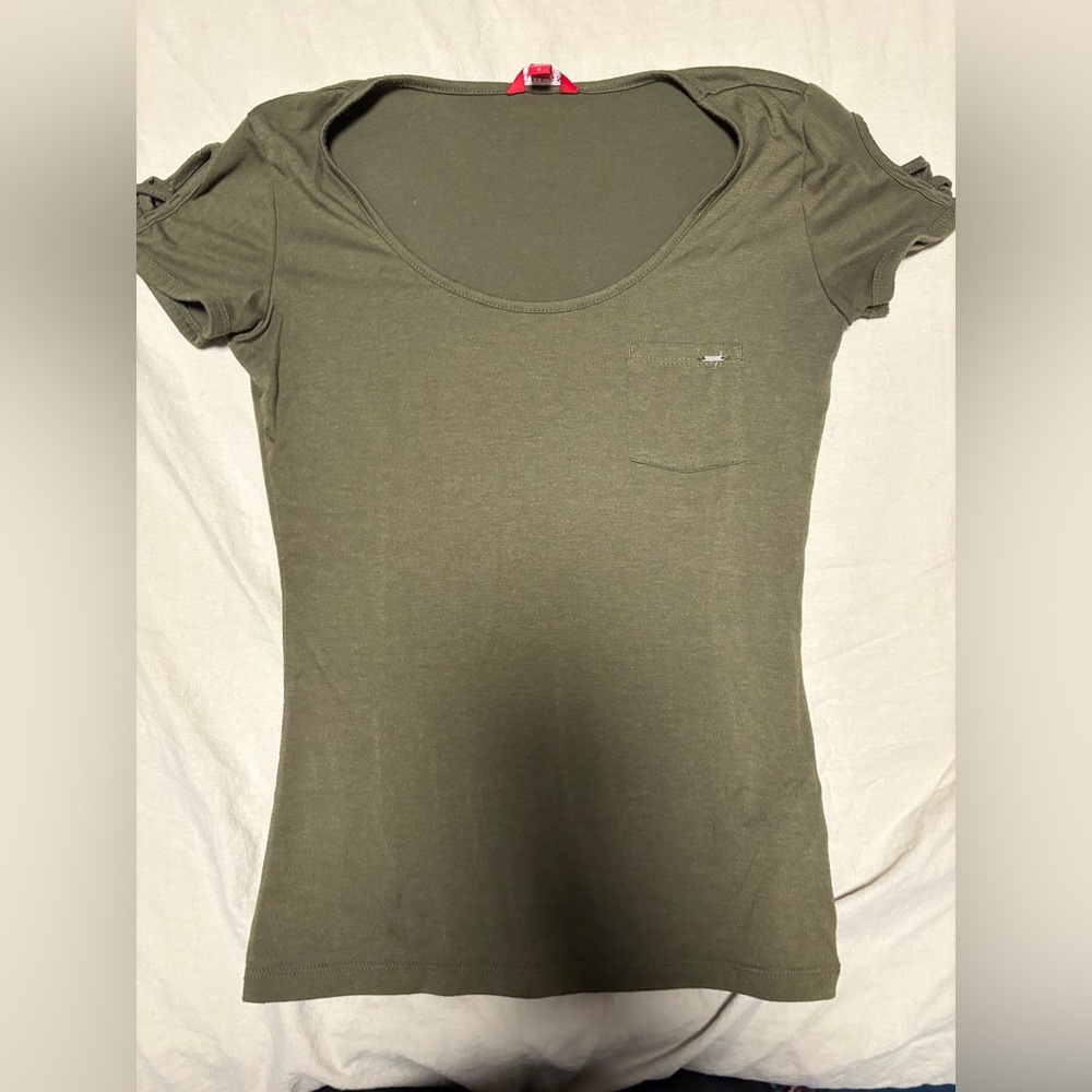 Guess Olive Scoop Neck Short Sleeve Tee